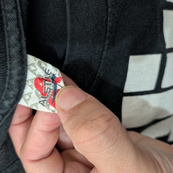 Blink-182 Vintage Black Small T-Shirt - Picture 2 of 3